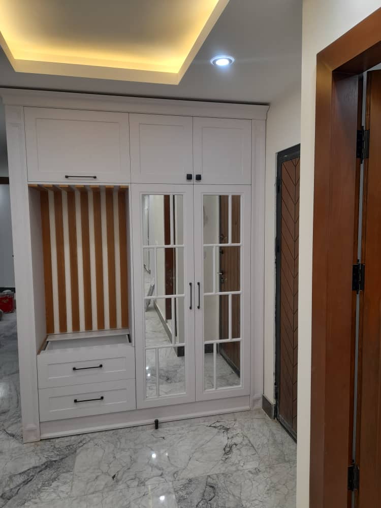 ساخت و اجرا کابینت هایگلاس و نئوکلاسیک غلامی در پردیس